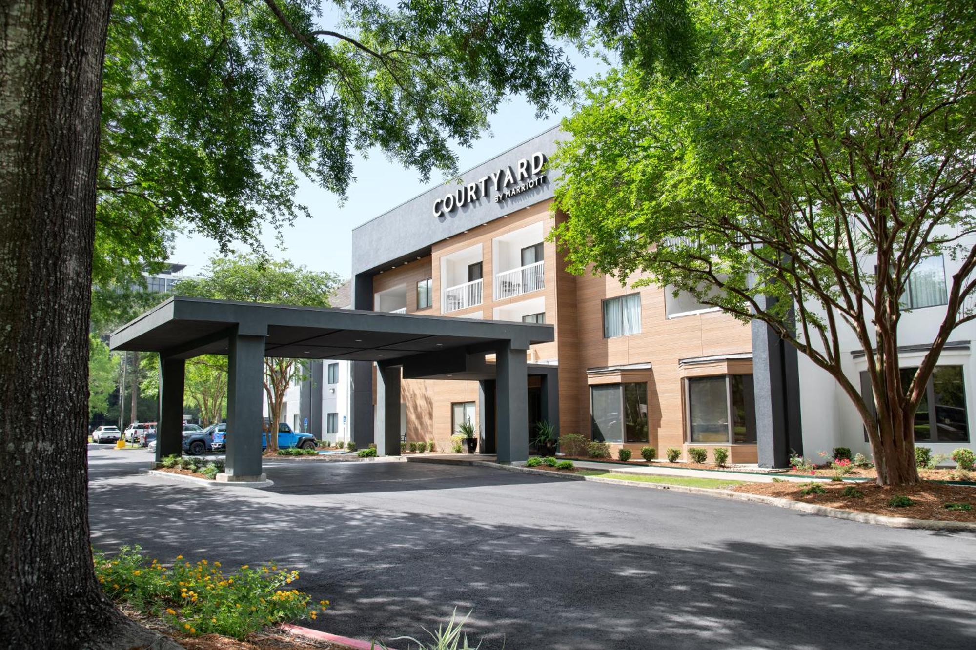 Courtyard Lafayette Airport Hotel Exterior foto